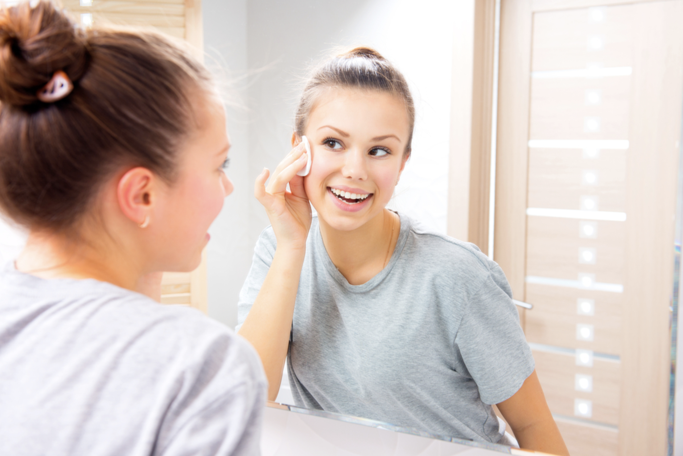 Acne e make-up: perché è importante struccarsi