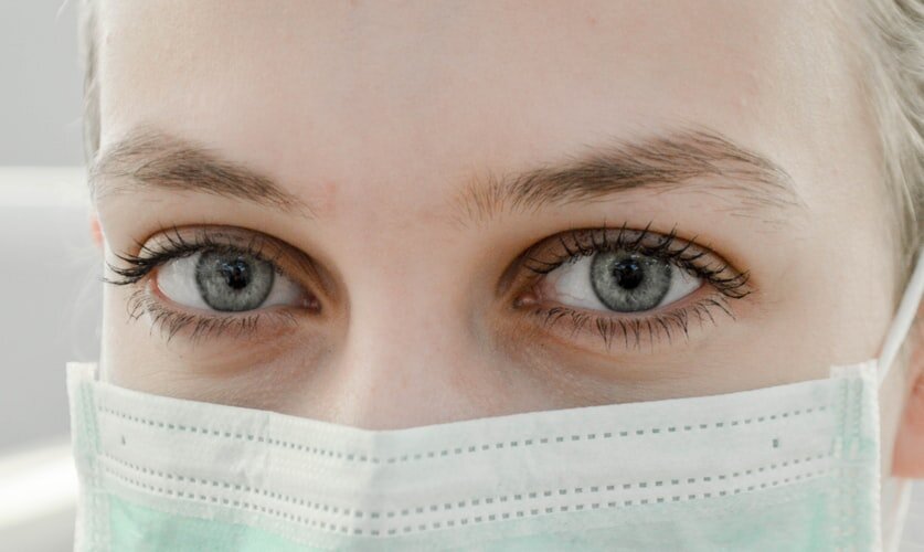 Maskne: cos’è, cause e rimedi