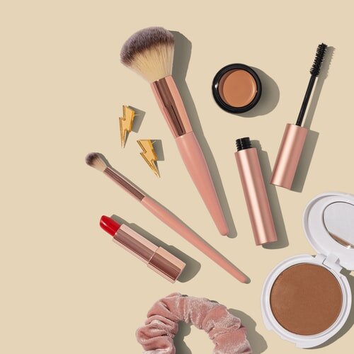 Che incidenza hanno i cosmetici sulla pelle a tendenza acneica?